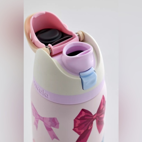 Owala Free Sip Bottle- UO Bows - Picture 3 of 3